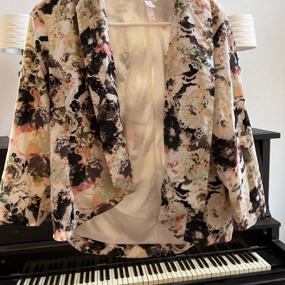 Xhiliration lightweight jacket Size XL